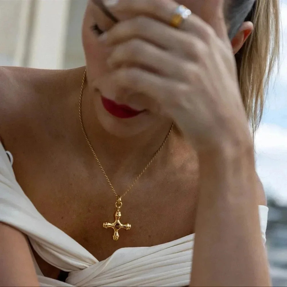 Vintage Gold Cross Necklace - Picture 13 of 15